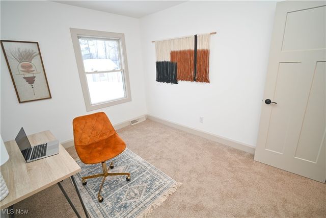 325 S Inglewood Avenue, Austintown, OH 44515