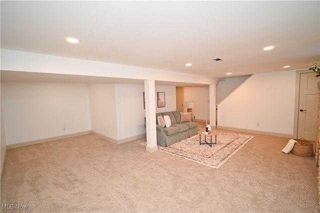 325 S Inglewood Avenue, Austintown, OH 44515