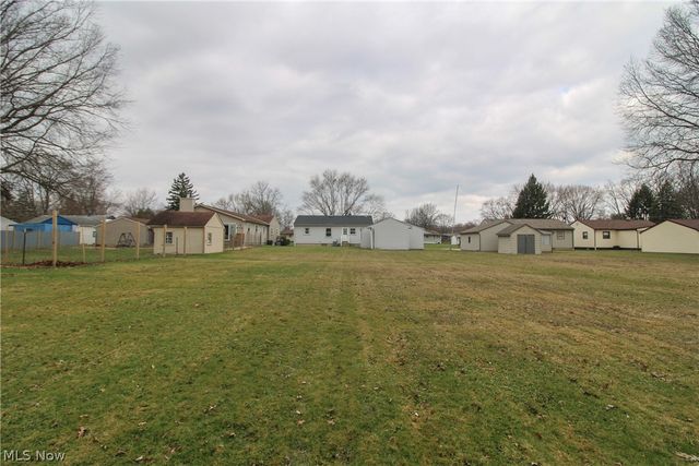 325 S Inglewood Avenue, Austintown, OH 44515