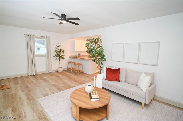 325 S Inglewood Avenue, Austintown, OH 44515