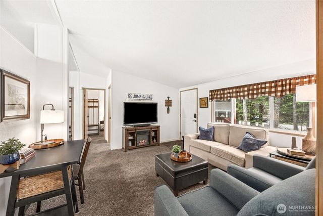 10 N Duckabush Drive W, Hoodsport, WA 98548