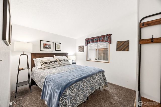 10 N Duckabush Drive W, Hoodsport, WA 98548