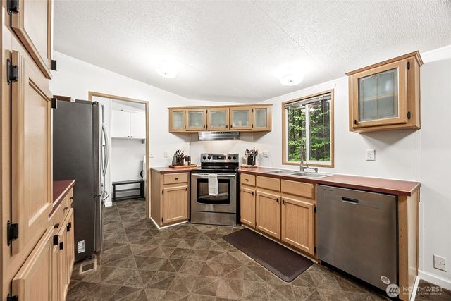 10 N Duckabush Drive W, Hoodsport, WA 98548