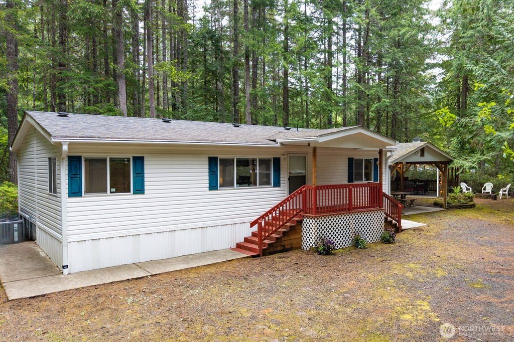10 N Duckabush Drive W, Hoodsport, WA 98548