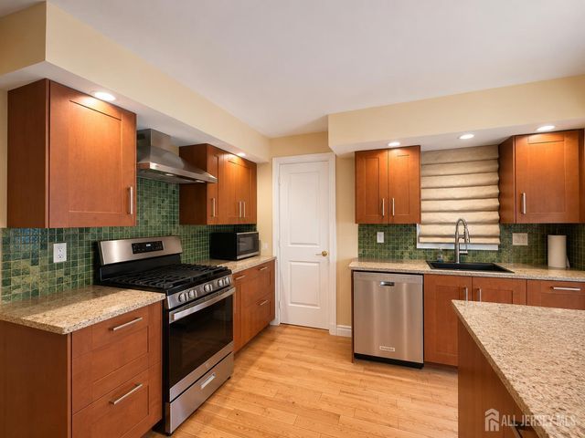 41 Harrison Street, Sayreville, NJ 08872