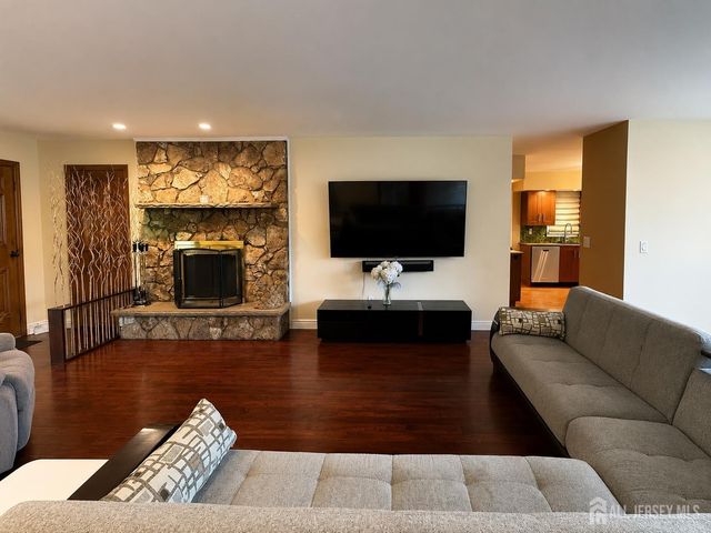 41 Harrison Street, Sayreville, NJ 08872
