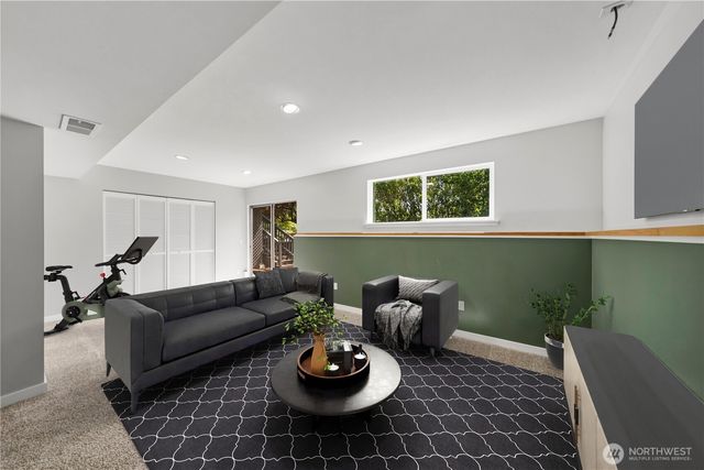 9437 NE 126th Place, Kirkland, WA 98034
