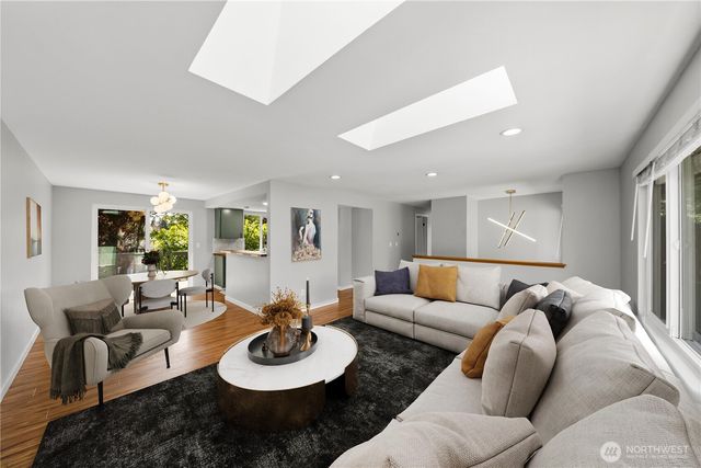 9437 NE 126th Place, Kirkland, WA 98034