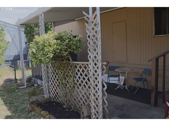 3900 COBURG Rd 58, Eugene, OR 97408