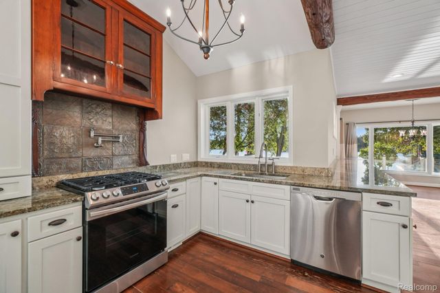 4123 Windiate Park Drive, Waterford Charter Township, MI 48329