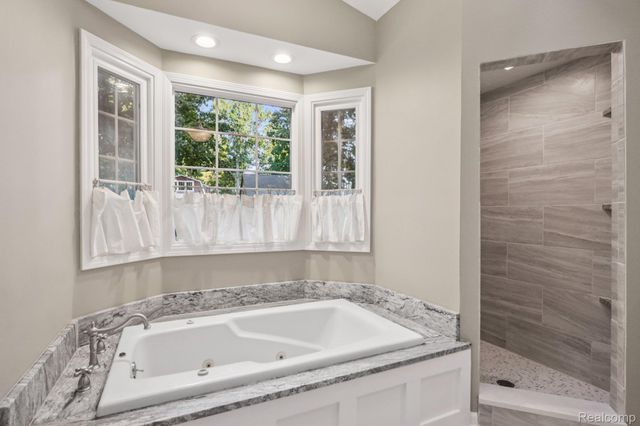 4123 Windiate Park Drive, Waterford Charter Township, MI 48329