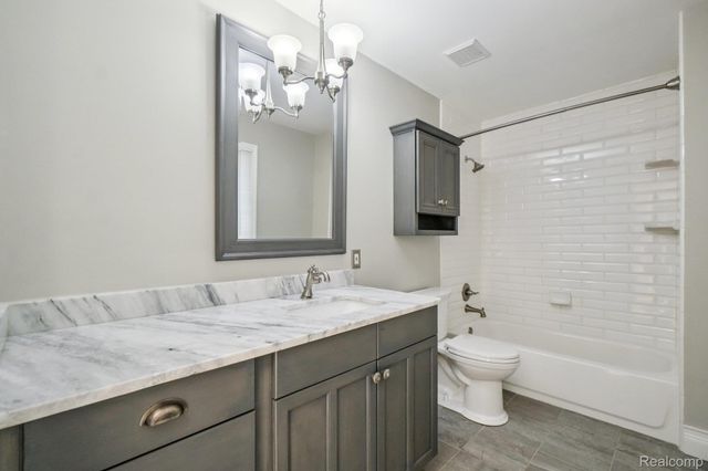 4123 Windiate Park Drive, Waterford Charter Township, MI 48329