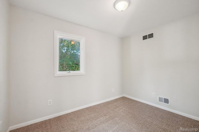 4123 Windiate Park Drive, Waterford Charter Township, MI 48329