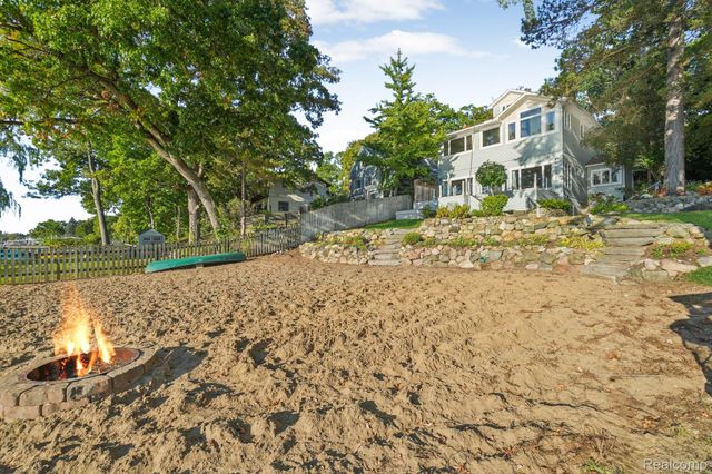 4123 Windiate Park Drive, Waterford Charter Township, MI 48329