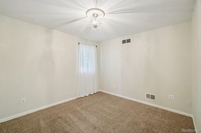 4123 Windiate Park Drive, Waterford Charter Township, MI 48329