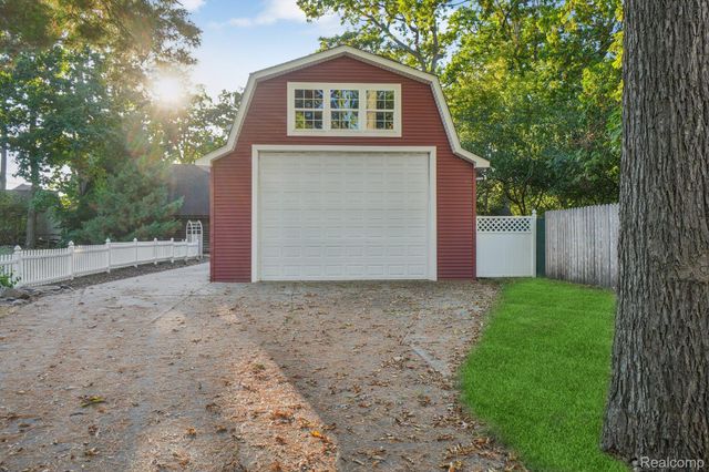 4123 Windiate Park Drive, Waterford Charter Township, MI 48329