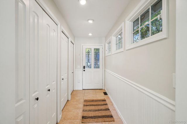 4123 Windiate Park Drive, Waterford Charter Township, MI 48329