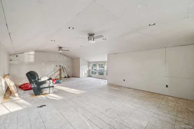 4123 Windiate Park Drive, Waterford Charter Township, MI 48329