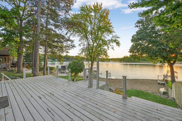 4123 Windiate Park Drive, Waterford Charter Township, MI 48329