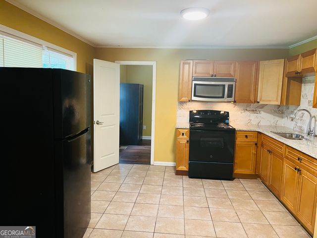 3402 Old Fairburn Road, College Park, GA 30349