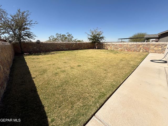 11257 Cielo Mar Drive, Socorro, TX 79927