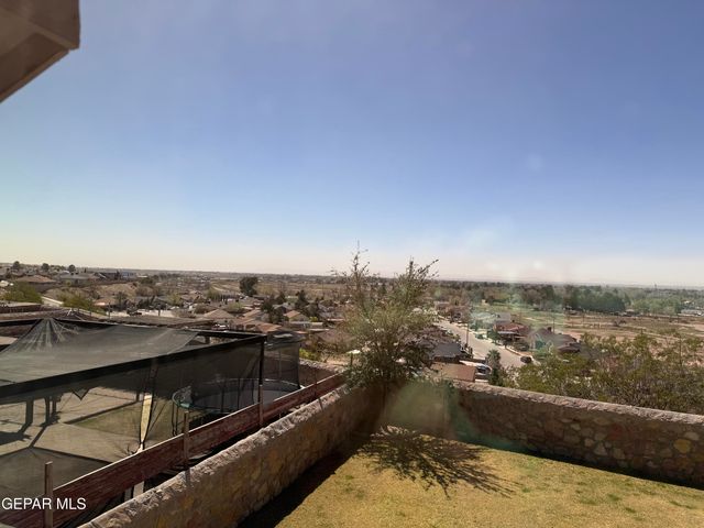 11257 Cielo Mar Drive, Socorro, TX 79927