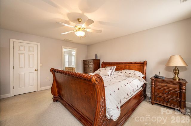 2640 Ironwood Drive, Hickory, NC 28602