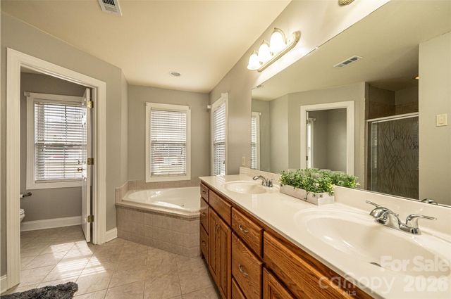 2640 Ironwood Drive, Hickory, NC 28602