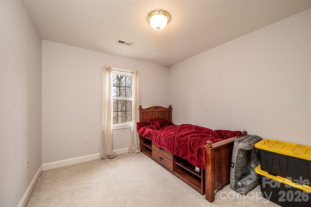 2640 Ironwood Drive, Hickory, NC 28602