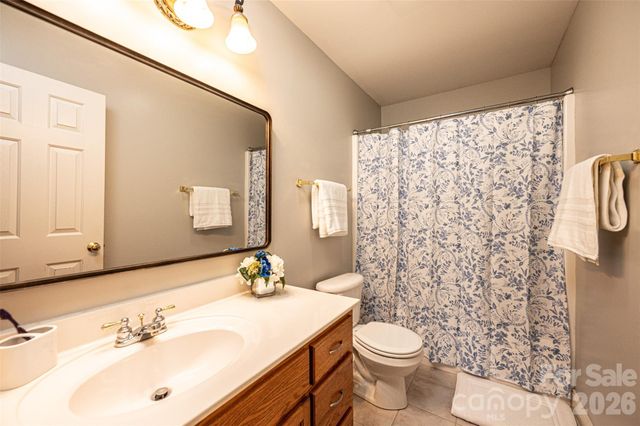 2640 Ironwood Drive, Hickory, NC 28602