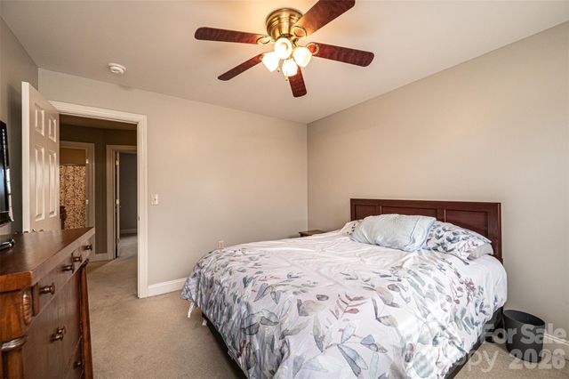 2640 Ironwood Drive, Hickory, NC 28602