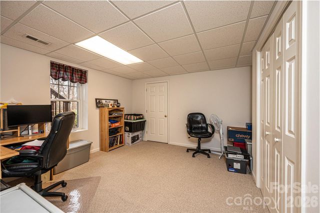 2640 Ironwood Drive, Hickory, NC 28602