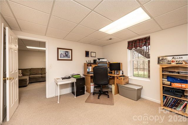 2640 Ironwood Drive, Hickory, NC 28602