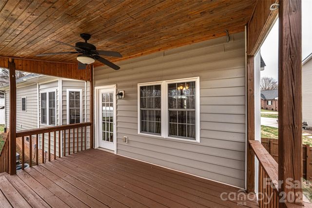 2640 Ironwood Drive, Hickory, NC 28602