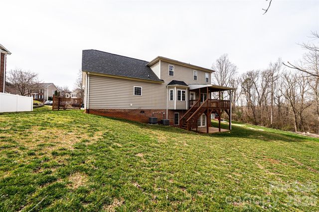 2640 Ironwood Drive, Hickory, NC 28602