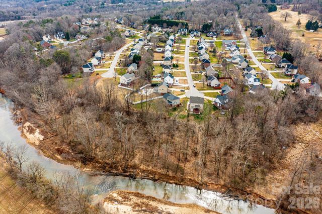 2640 Ironwood Drive, Hickory, NC 28602