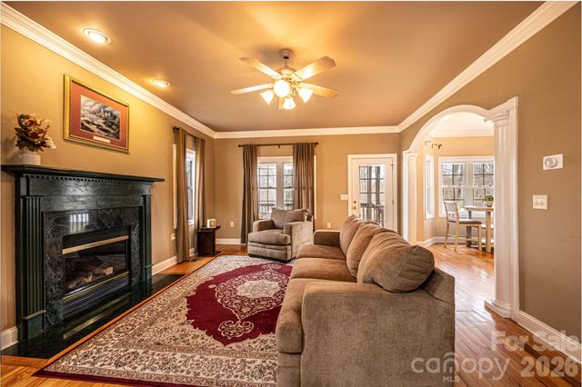 2640 Ironwood Drive, Hickory, NC 28602