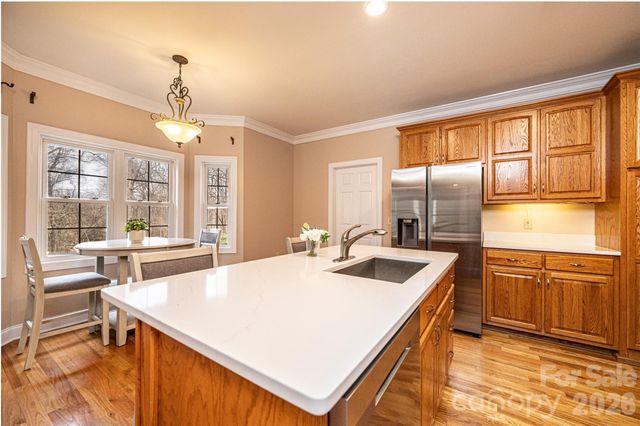 2640 Ironwood Drive, Hickory, NC 28602