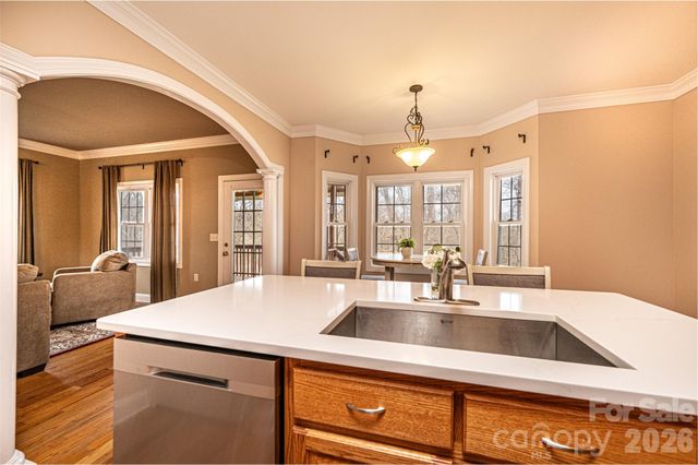 2640 Ironwood Drive, Hickory, NC 28602