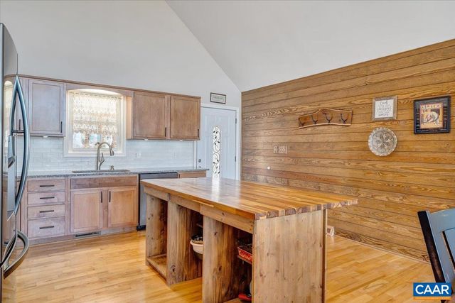 439 GARDNER FARM RD, Appomattox, VA 24522