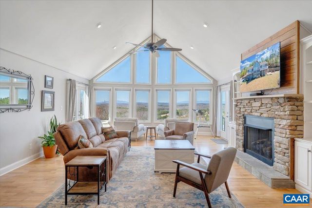 439 GARDNER FARM RD, Appomattox, VA 24522