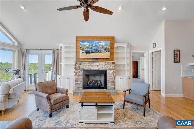 439 GARDNER FARM RD, Appomattox, VA 24522