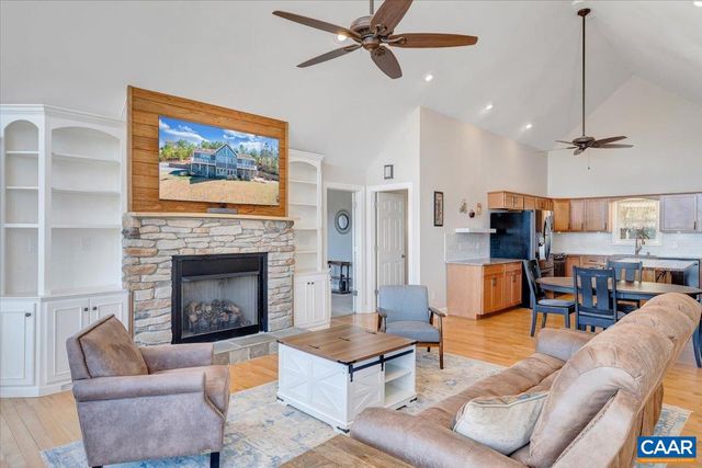 439 GARDNER FARM RD, Appomattox, VA 24522