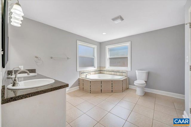 439 GARDNER FARM RD, Appomattox, VA 24522