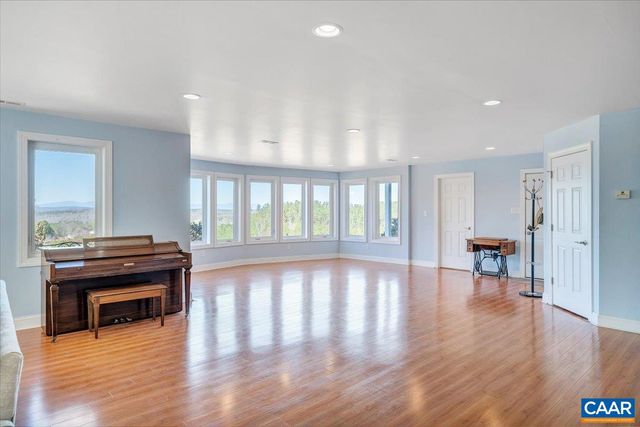 439 GARDNER FARM RD, Appomattox, VA 24522