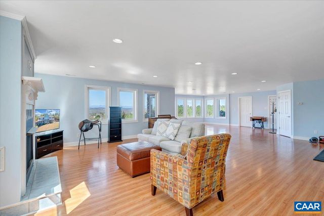 439 GARDNER FARM RD, Appomattox, VA 24522