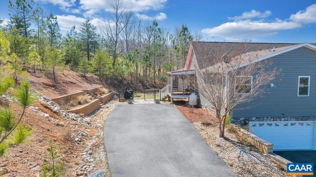 439 GARDNER FARM RD, Appomattox, VA 24522