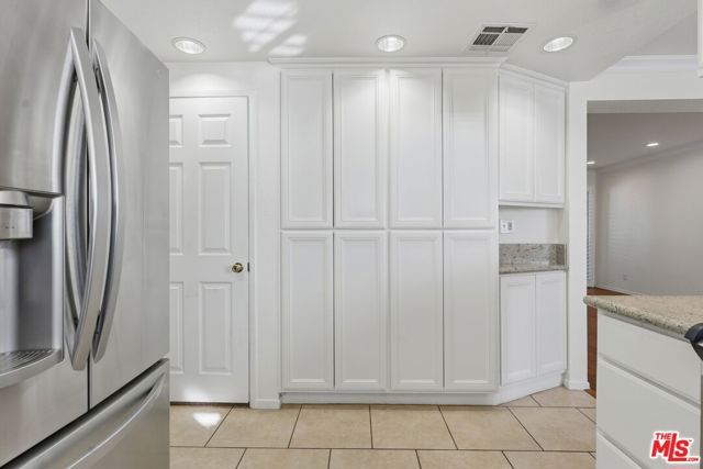 18550 Hatteras Street 45, Tarzana (los Angeles), CA 91356