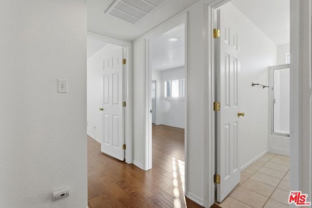 18550 Hatteras Street 45, Tarzana (los Angeles), CA 91356