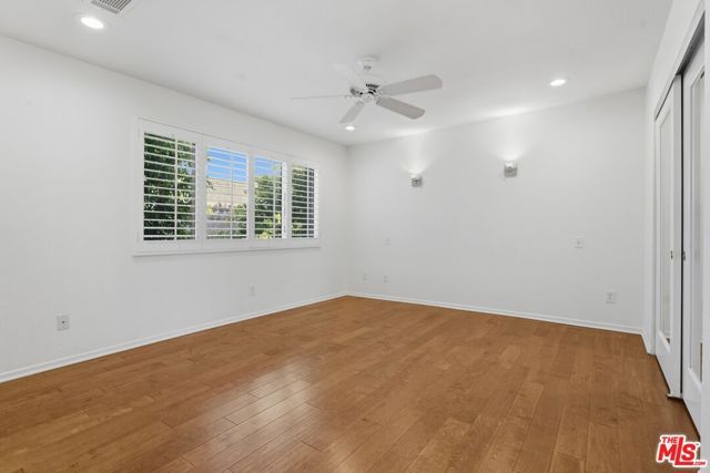 18550 Hatteras Street 45, Tarzana (los Angeles), CA 91356